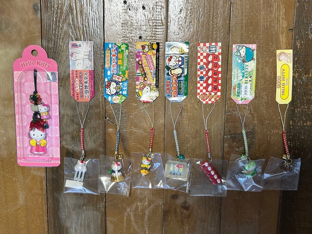 SANRIO　ハローキティ　レア　ご当地ストラップ 激レア ご当地キティ オードリー コラボ ストラップ - メルカリ
