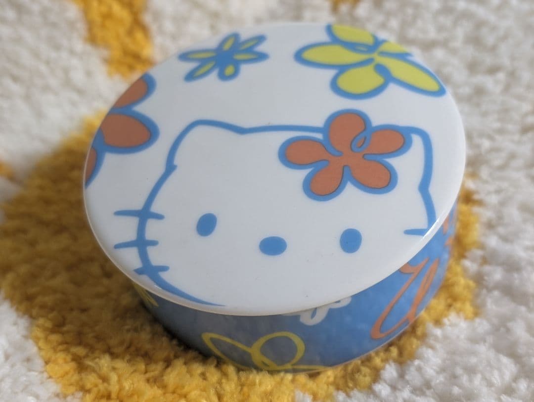 【激レア商品】キティちゃん陶器製小物入れ 値下げ 激レア 入手困難 サンリオハローキティ70年代貯金箱 陶器製