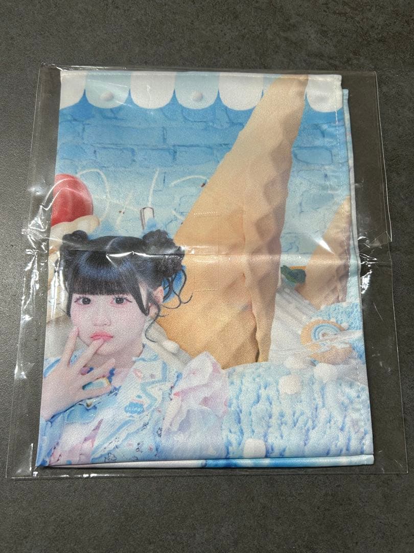 iLiFE! くじ A賞 虹羽みに 布ポスター - メルカリ