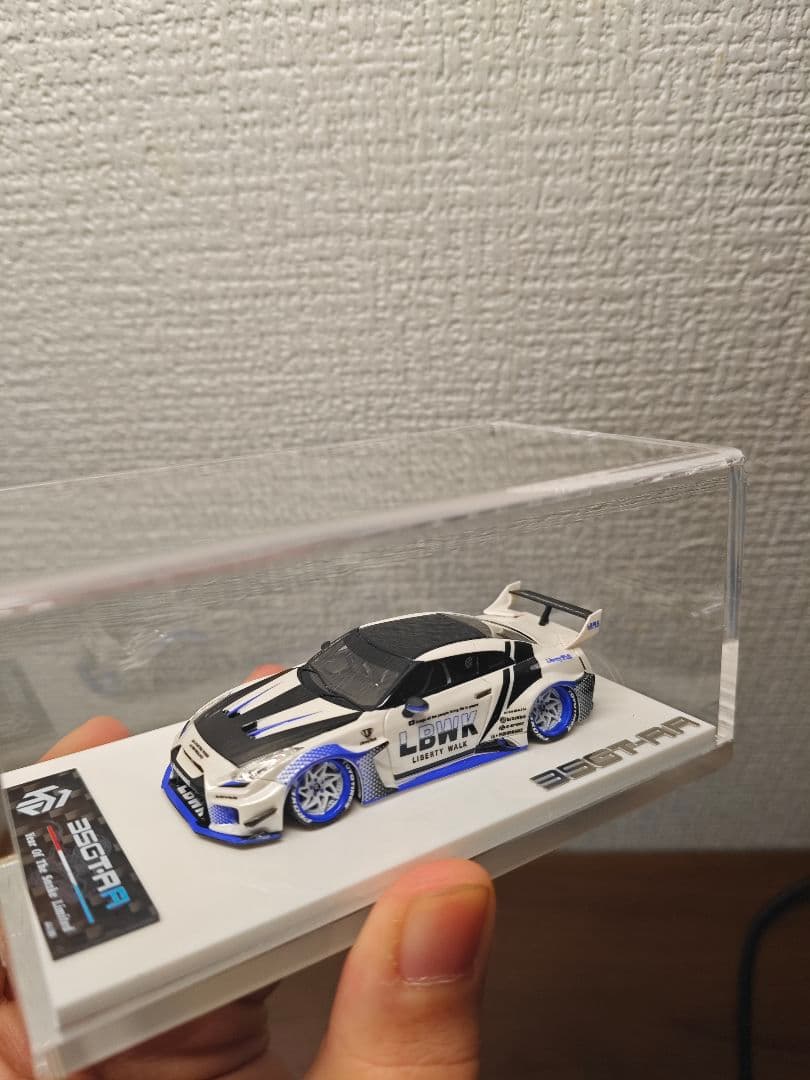 LBWK r35GT-RR ミニカー 1/64 限定版 1/64スケール MINI GT「LB-Silhouette WORKS GT NISSAN 35GT-RR Ver.1