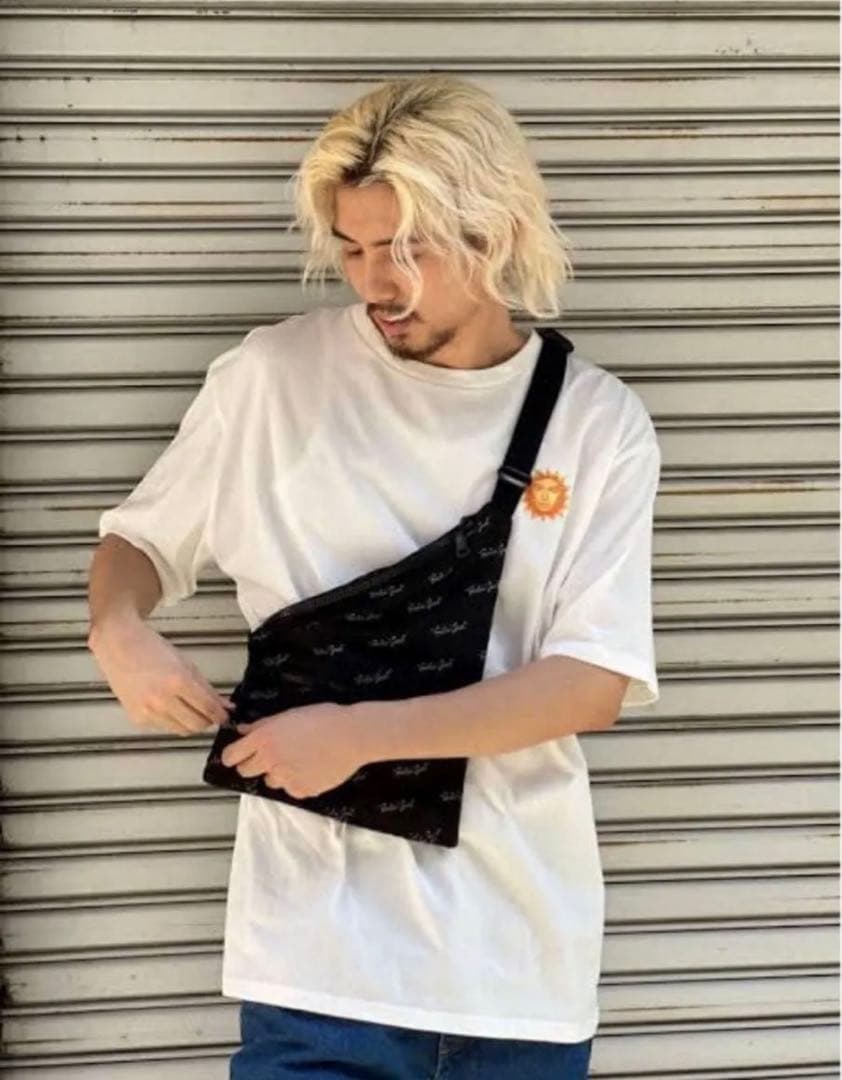 新品未使用 藤井風 Feelin' Good サコッシュ ボディバッグ黒 - メルカリ