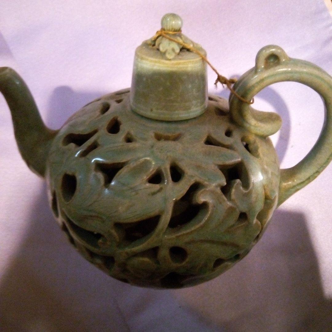 中国陶磁器　青磁　緑色の透かし彫り陶器ティーポット 中国陶磁器 青磁 緑色の透かし彫り陶器ティーポット 中国陶磁器青磁