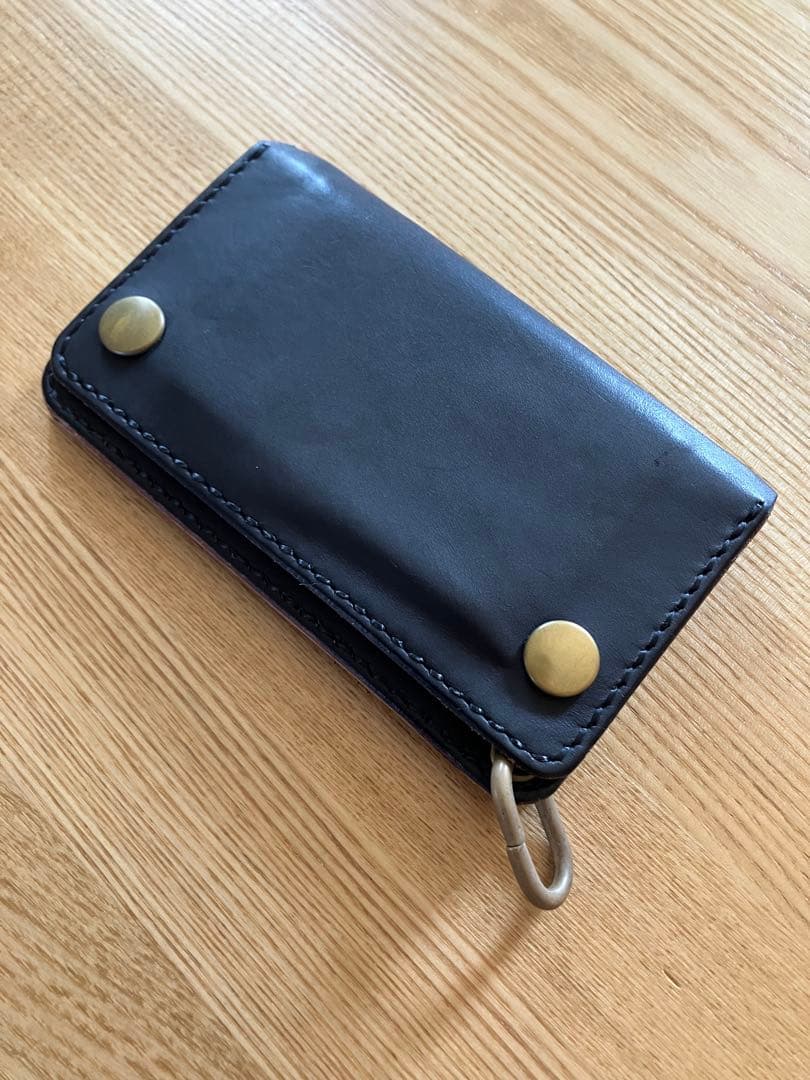 黒レザー ミドルサイズ　トラッカーウォレット ミドル トラッカーウォレット Middle Tracker Wallet < 茶芯ブラック