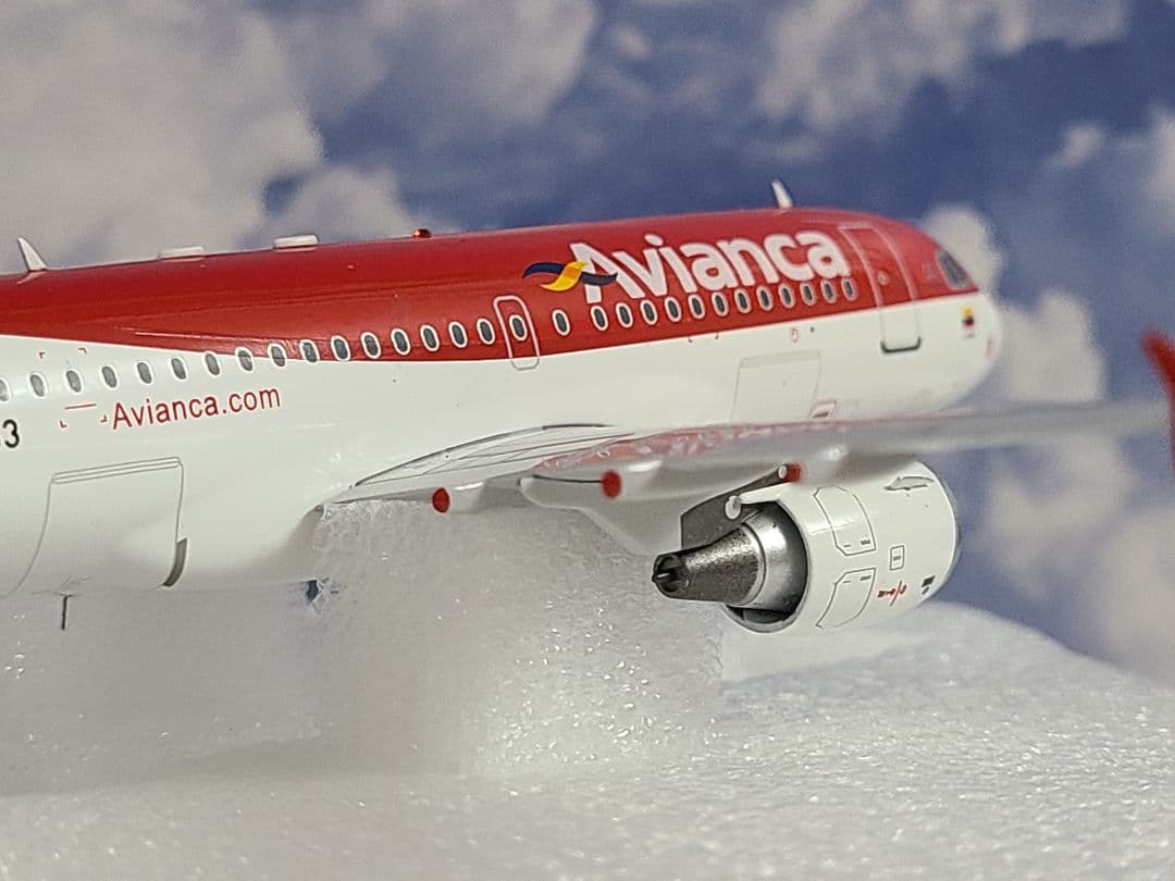 1/200 A319-112 アビアンカ航空 HK-4553 スタンド付属 - メルカリ