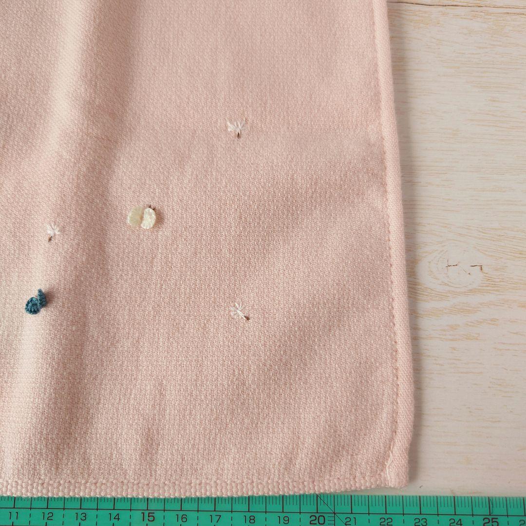 手刺繍入ちっちゃな タオルハンカチ【空を飛びたいうさこ2】 - メルカリ