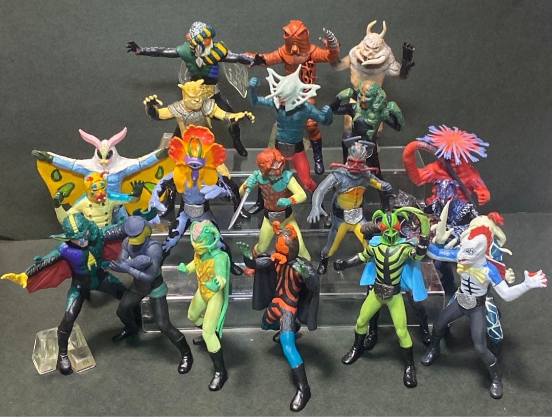 仮面ライダー　HG ガシャポン　ガチャポン　怪人フィギュア　21体セット HG レジェンドライダーvol.3｜ガシャポンオフィシャルサイト