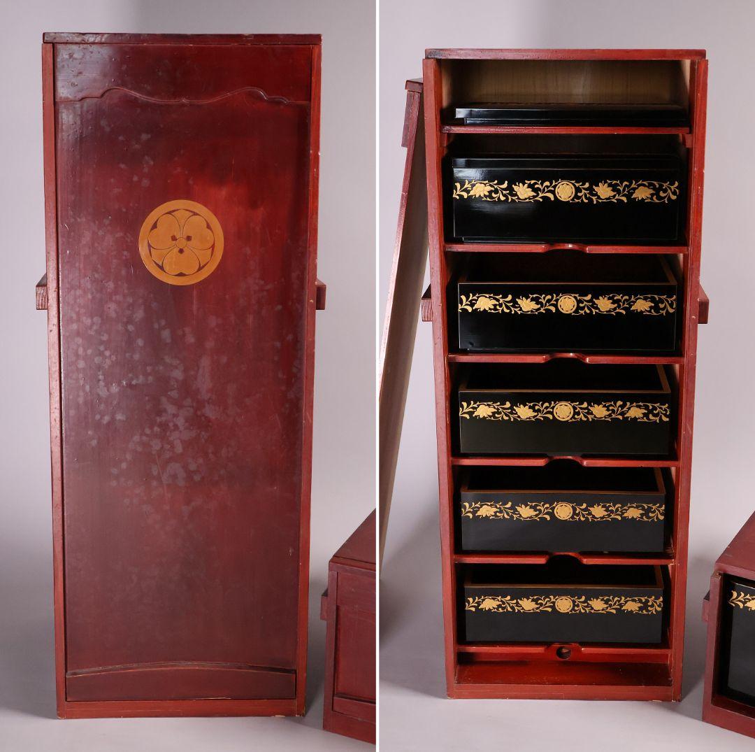 MB208】輪島塗 家紋金蒔絵 五段重箱 台付 剣片喰花唐草 黒塗梨地 天然