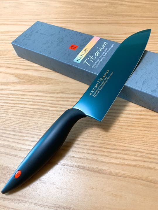 霞 KASUMI チタニウム 三徳包丁 18cm ブルー スミカマ - メルカリ