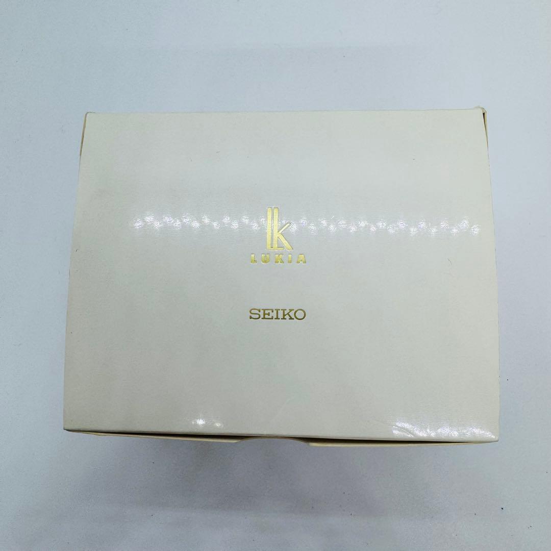 ✨SEIKO✨セイコー✨1B32-0AA0✨デイト✨ルキア✨シルバー✨腕時計
