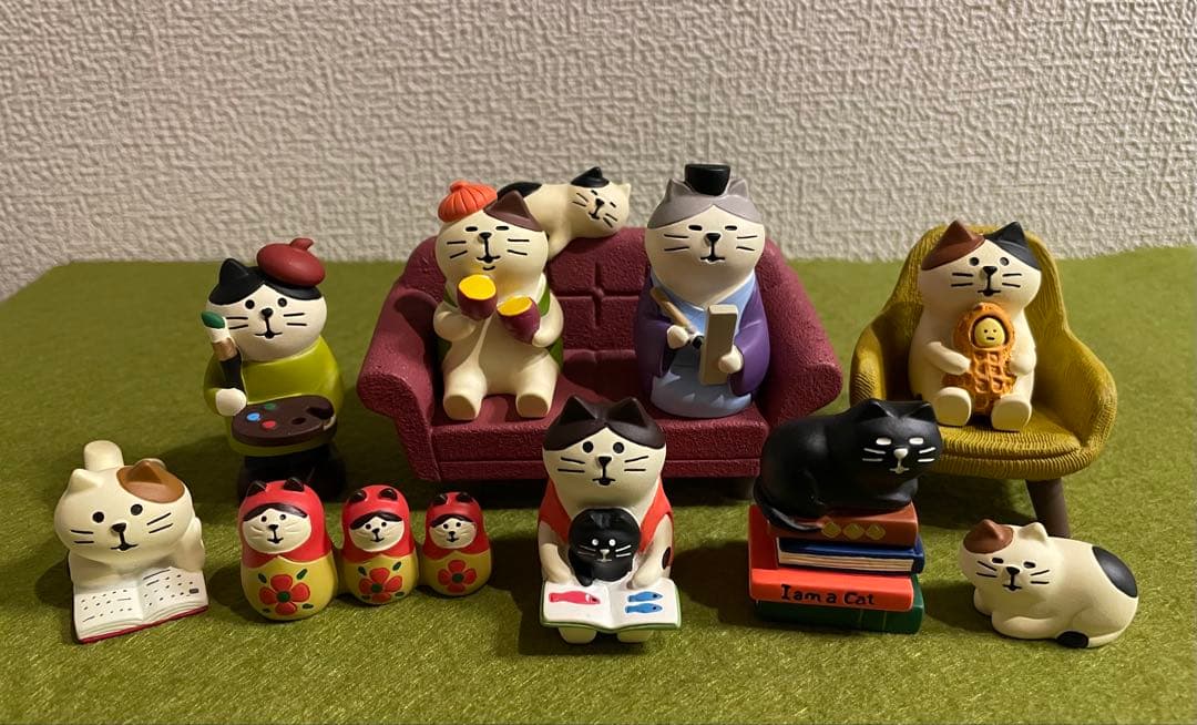 コンコンブル 画伯 本屋の店番 ねこリョーシカ ソファ レトロチェア 猫 コンコンブル 画伯 本屋の店番 ねこリョーシカ ソファ レトロチェア 猫