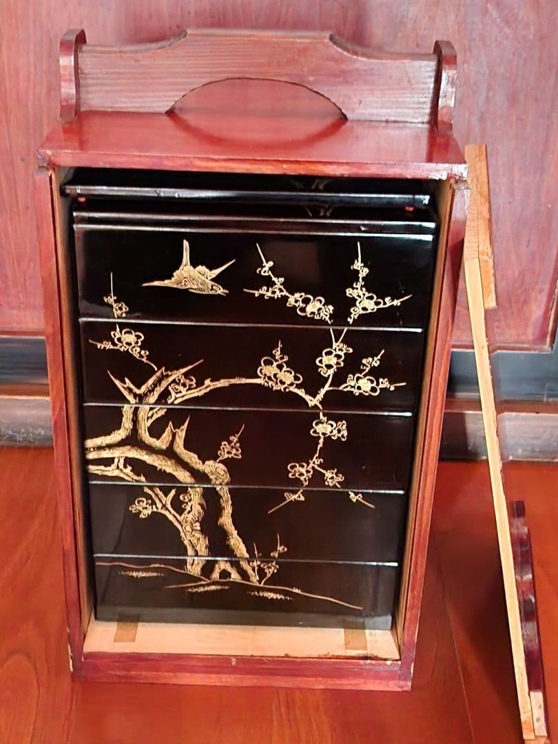 k*o様 蔵出し品！漆器 重箱 金箔装飾 5段　ケース付き 楽天市場】《受注制作》漆器・輪島塗・重箱：六五重〔丸文金箔付〕・二