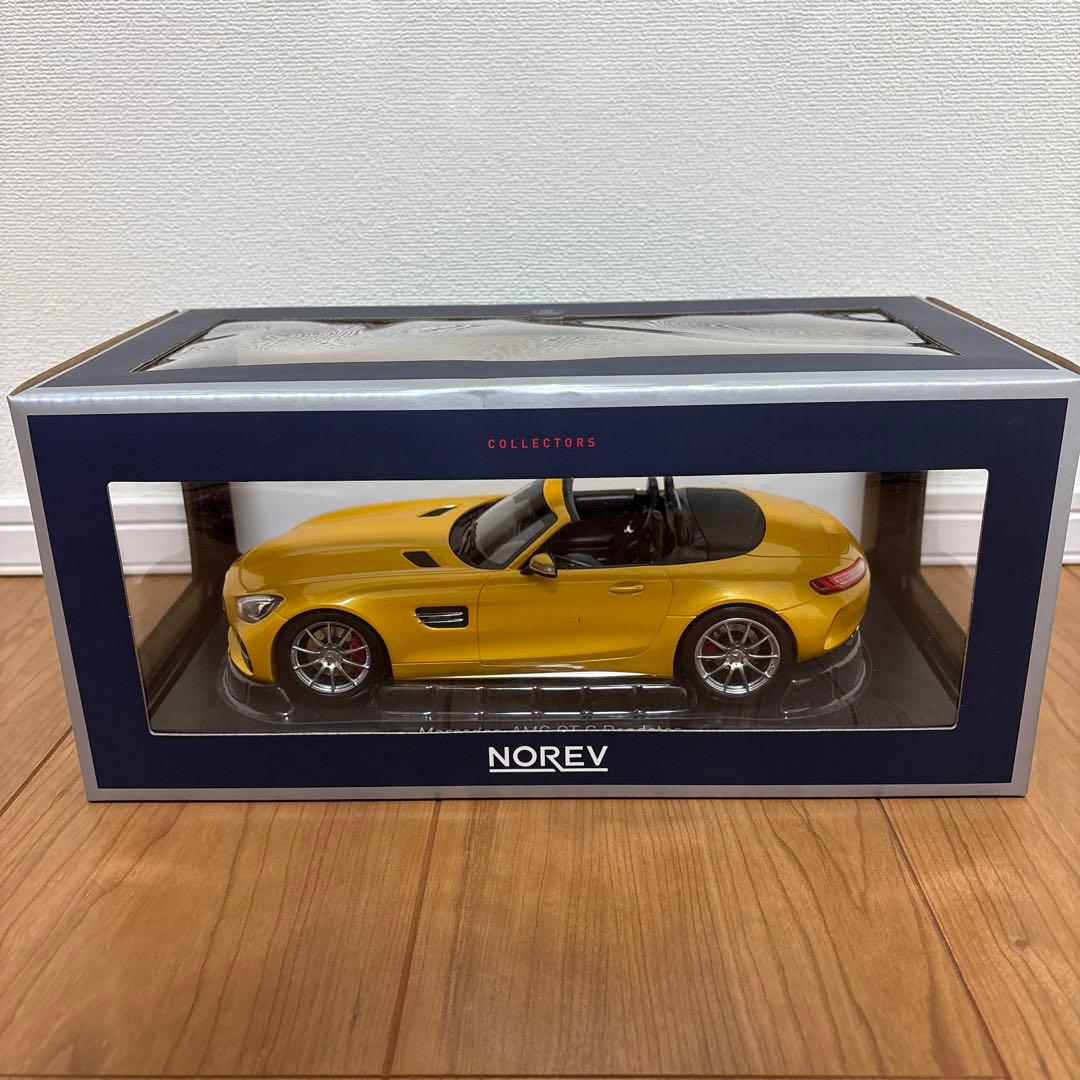 ノレブ　 AMG GT C Roadster 1/18 ミニカー　イエロー Mercedes-benz AMG GT S (c190) Solarbeam Yellow 1:18 B66960341