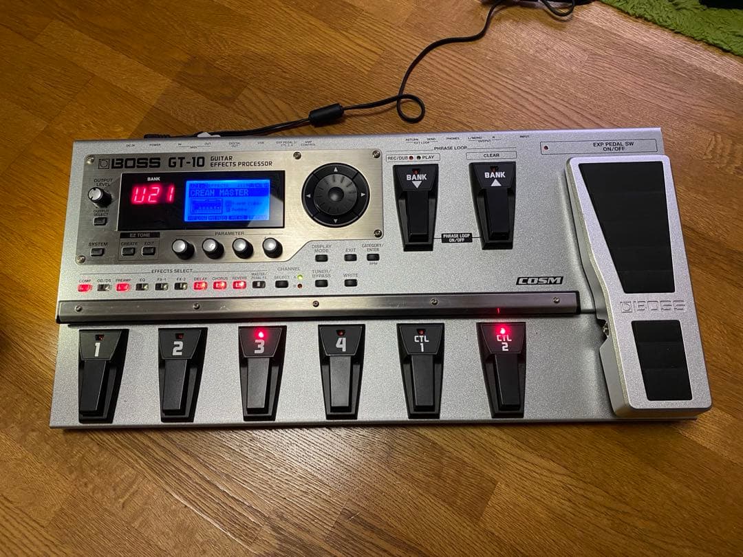 【美品】BOSS GT-10 ギターマルチエフェクター 箱/説明書付き 中古】BOSS GT-10 ギター用マルチエフェクター ソフトケース付き
