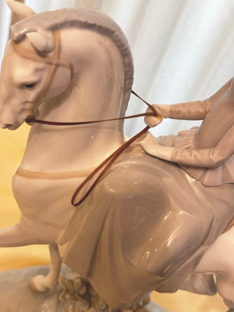 ヨシカネ様専用】LLADRO リヤドロ 馬に乗る女性 陶器 - メルカリ