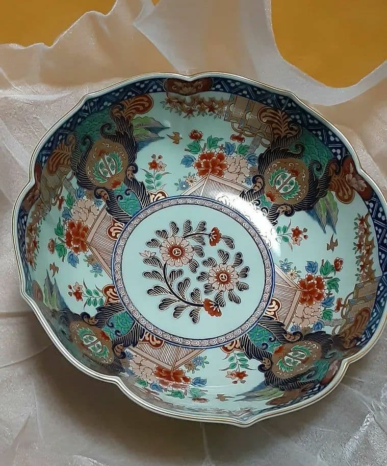 美品☘️有田焼 弥左衛門窯 金彩染錦☘️元禄みやび 輪花大鉢 26.5cm