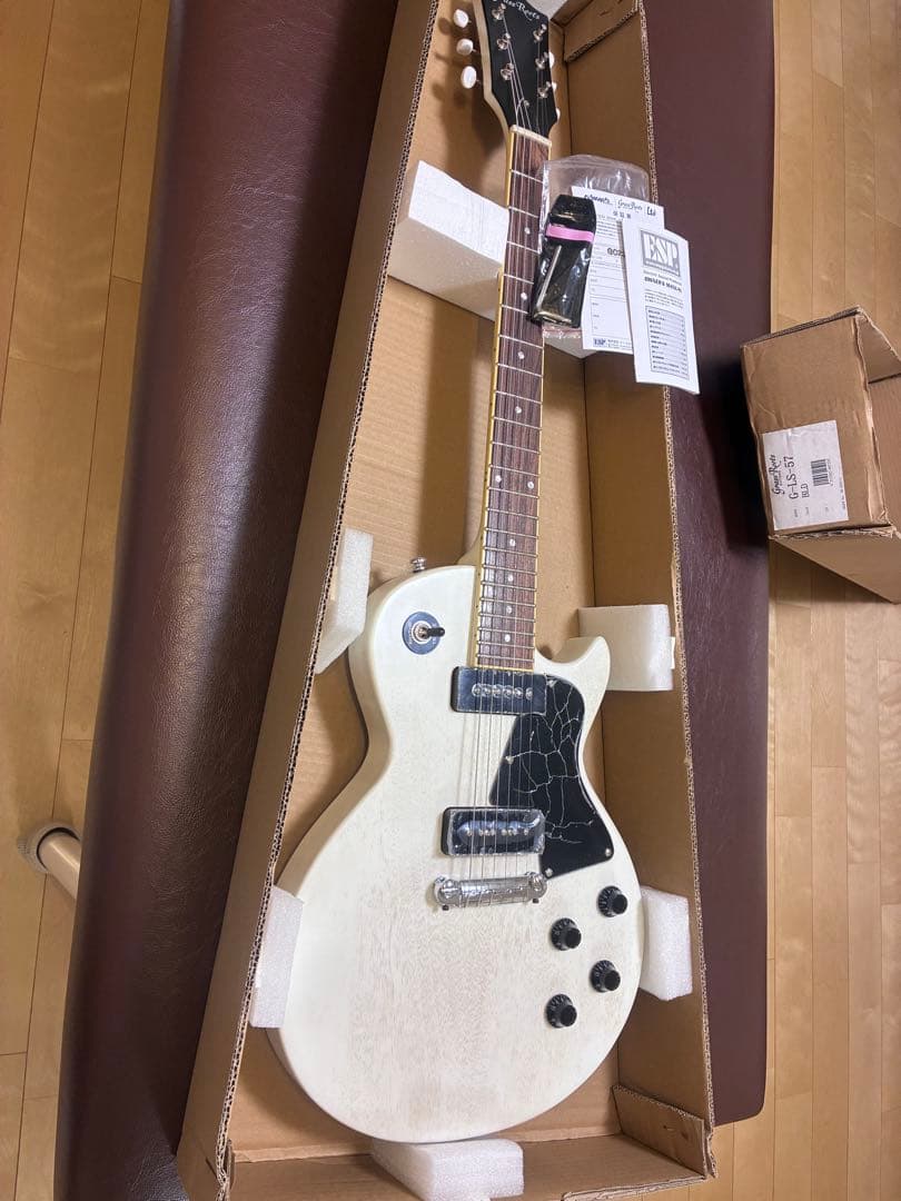 ￼グラスルーツ　レスポールスペシャル　p90 ESP レザー製ピックガード】grassroots by ESP レスポールスペシャル P90 G