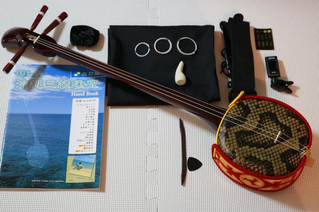 沖縄三線セット（人工皮張り）教本と初心者に必要なお得な付属品付 米須三線店】沖縄三線 初心者向けスタンダードセット 人工皮張り