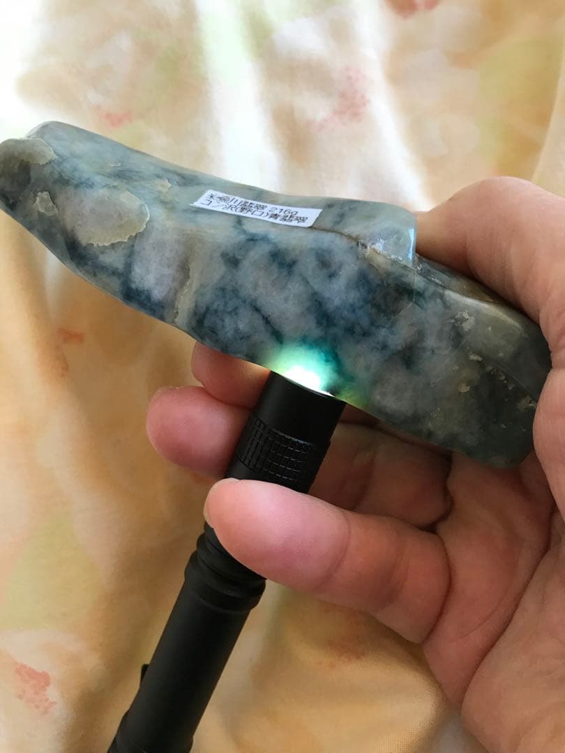 超希少糸魚川コン沢青翡翠タンブル216g - メルカリ