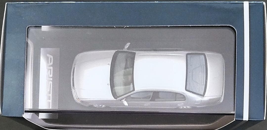 【週末限定値下げ】C011　トヨタアリスト3.0V（シルバーメタリック）　未開封 3．0Q JZS147 アリスト（トヨタ）の価格・スペック情報{平成3年10月