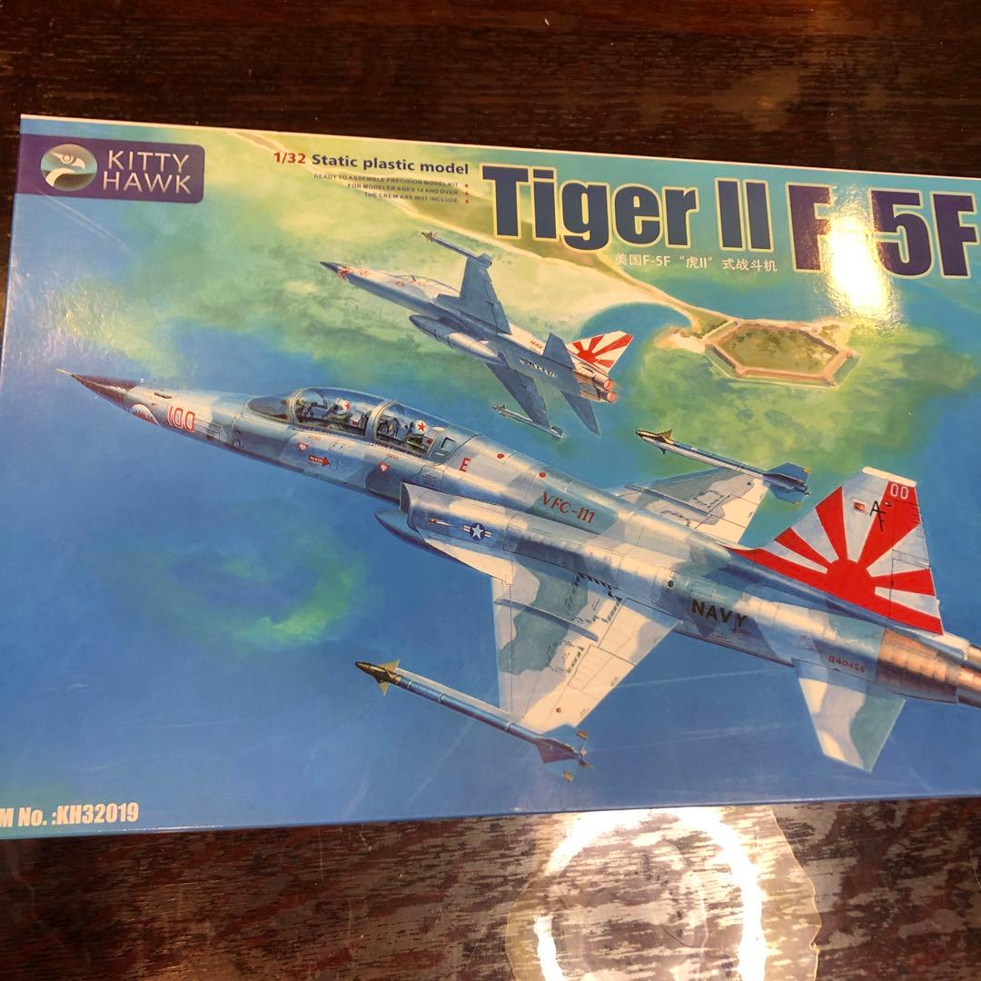 Kitty Hawk Tiger II F 5F 1/32 スケール Amazon | キティホークモデル 1/32 アメリカ海軍 F-5F タイガー2