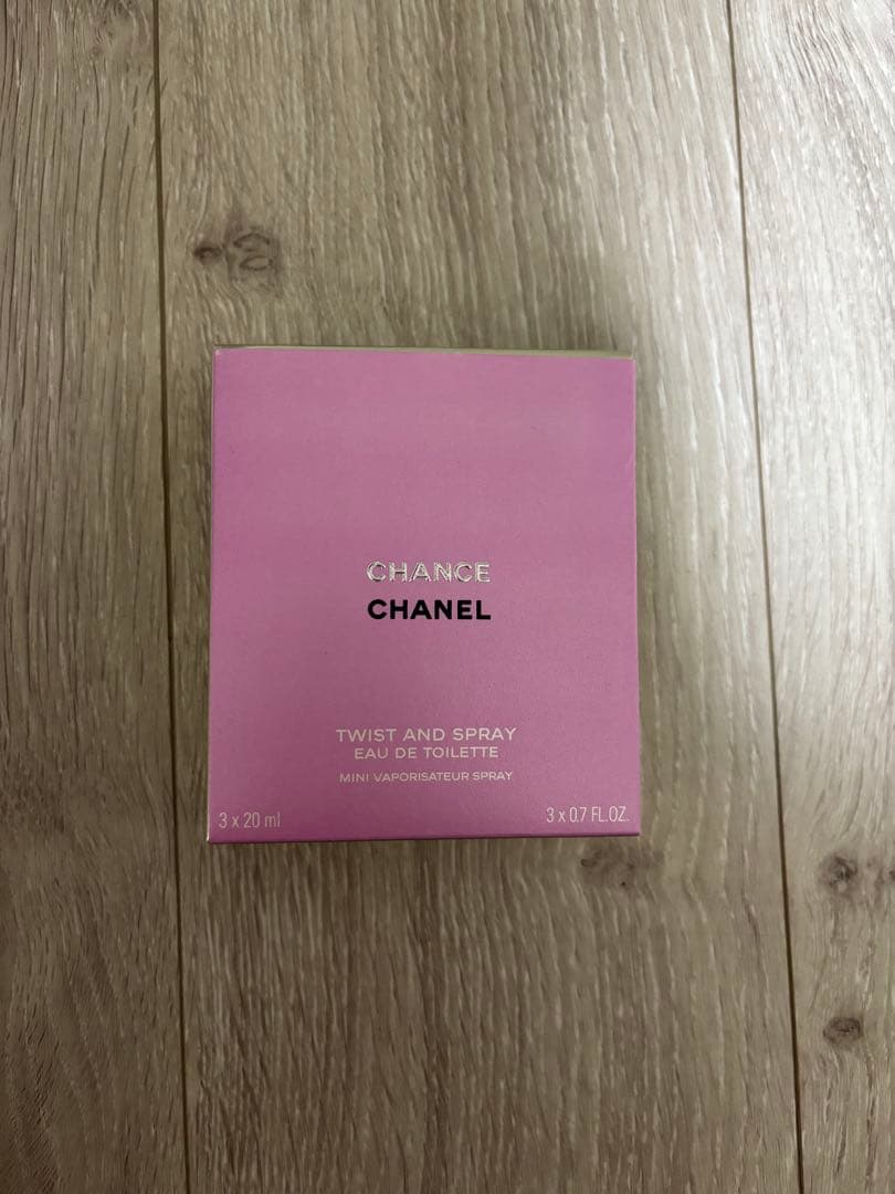 CHANEL チャンス ツィスト&スプレイ オードゥトワレット 20ml×3本 Amazon | シャネル チャンス ツイスト&スプレー EDT 20ml×3 [並行輸入