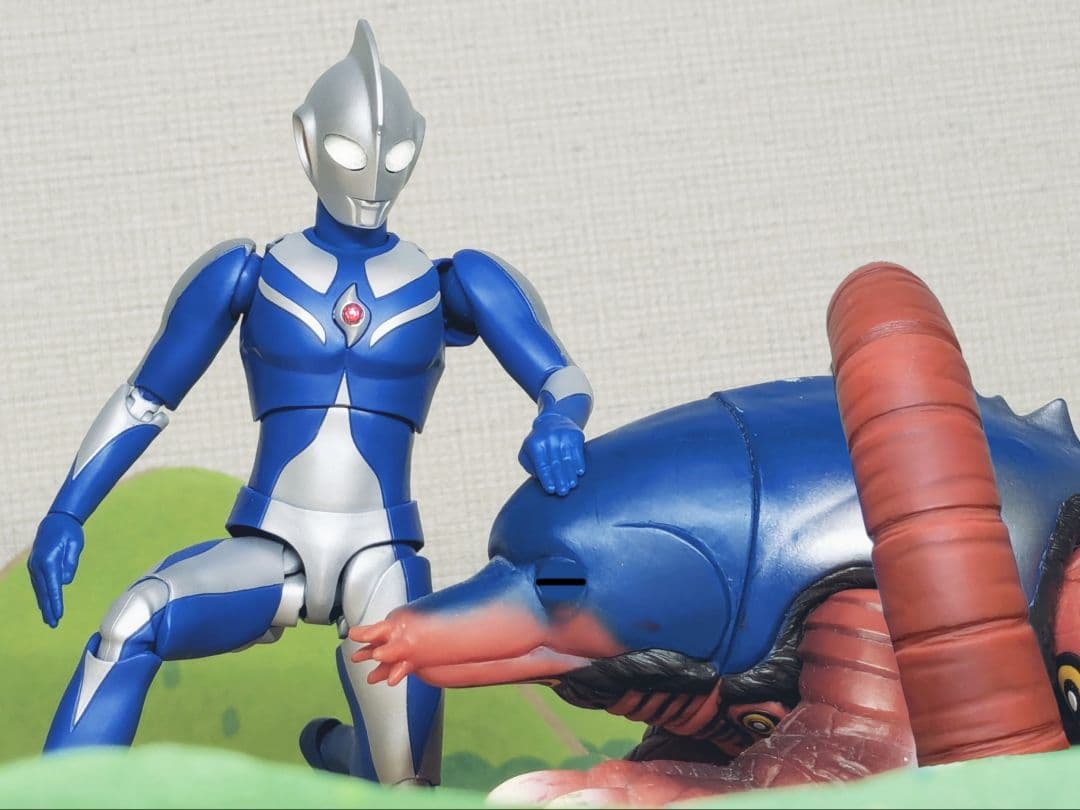 S.H.Figuarts ウルトラマンコスモス＆怪獣 ソフビ4匹＆おまけ