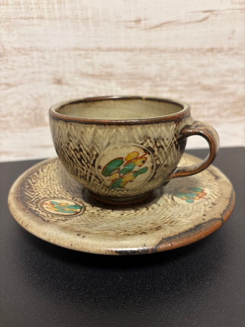 人間国宝 島岡達三 珈琲碗皿 赤絵 草花文 象嵌 工芸品 カップソーサー