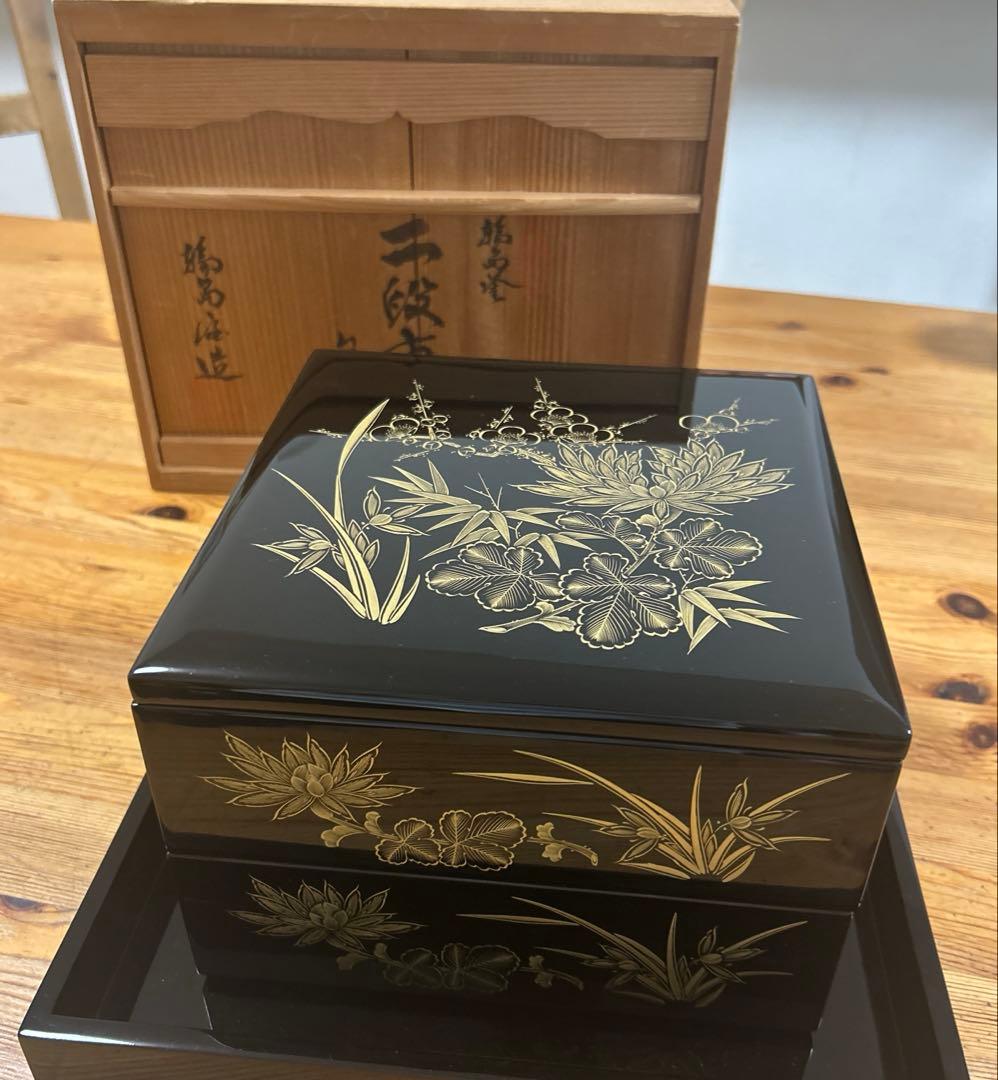 希少　輪島塗　輪島屋　高級漆器　沈金　二段重　金彩蒔絵　台付　伝統工芸　天然木 輪島塗 寿松 沈金 屠蘇器 三揃え 正月 新年の賀 新年儀式 屠蘇酒