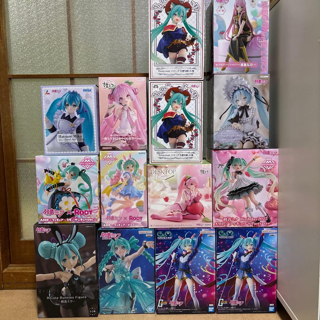 初音ミク フィギュア まとめ売り14体 本日は「初音ミク」14周年記念日！可愛すぎる衣装を身にまとったミクの