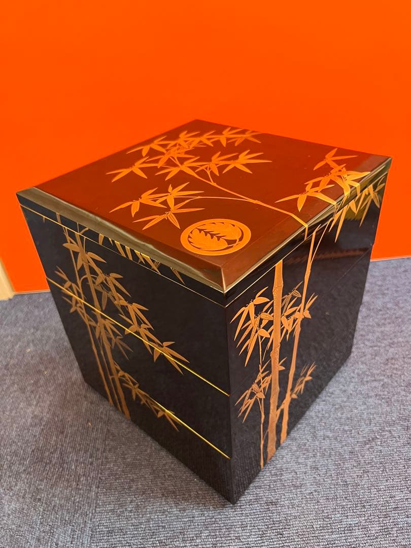 937 黒漆塗り沈金重箱　金蒔絵　竹　3重　高級　美品 Yahoo!オークション -「重箱 金蒔絵」の落札相場・落札価格