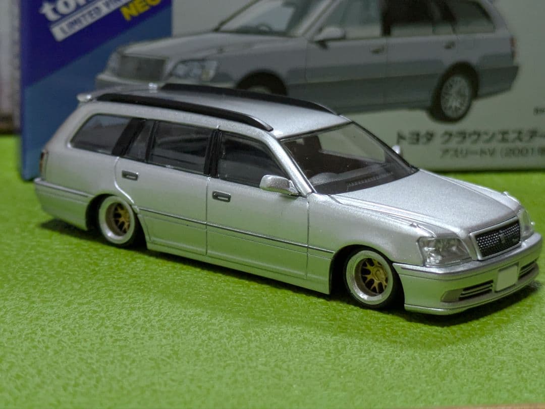 ☆トミカリミテッド トヨタ クラウンエステート（シルバー）改深リム
