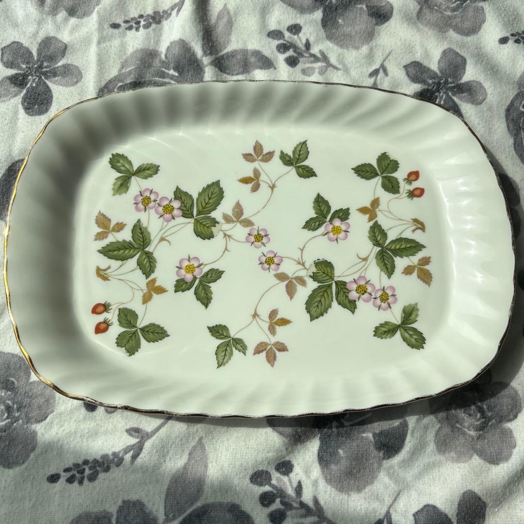 WEDGWOOD/ウェッジウッド 角皿プレート ワイルドストロベリー - メルカリ