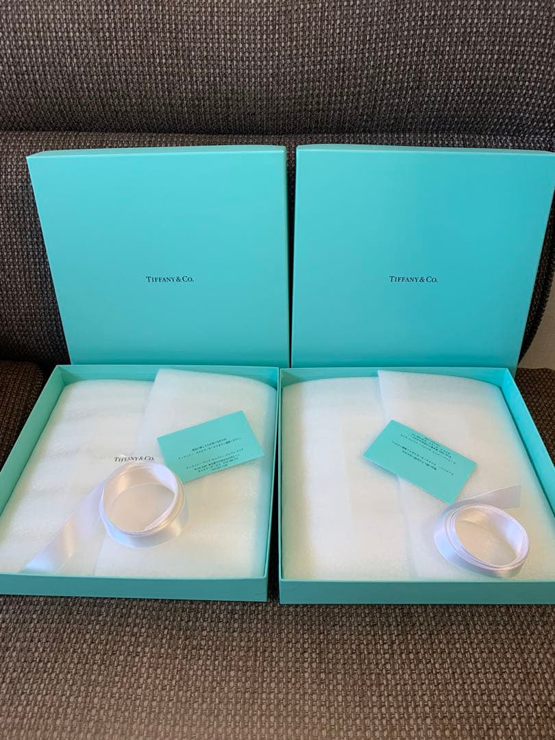 新品未使用 ティファニー ブルーボックス プレート 2枚セット（24x24cm） 楽天市場】美品 Tiffany&Co. ティファニー ブルーボックス プレート