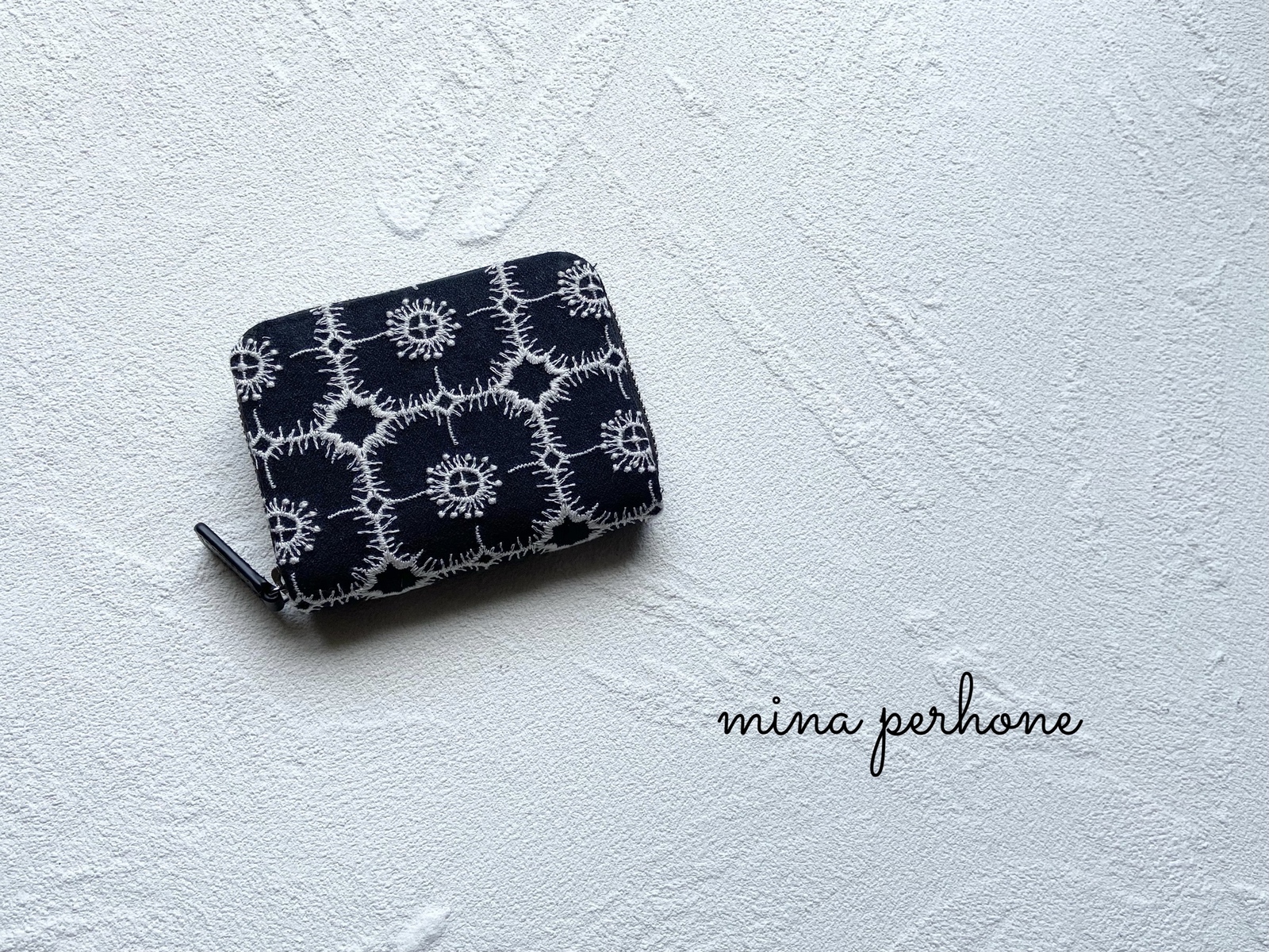 お札が折れない 小銭出しやすい カードたくさん ミナペルホネン ミニ