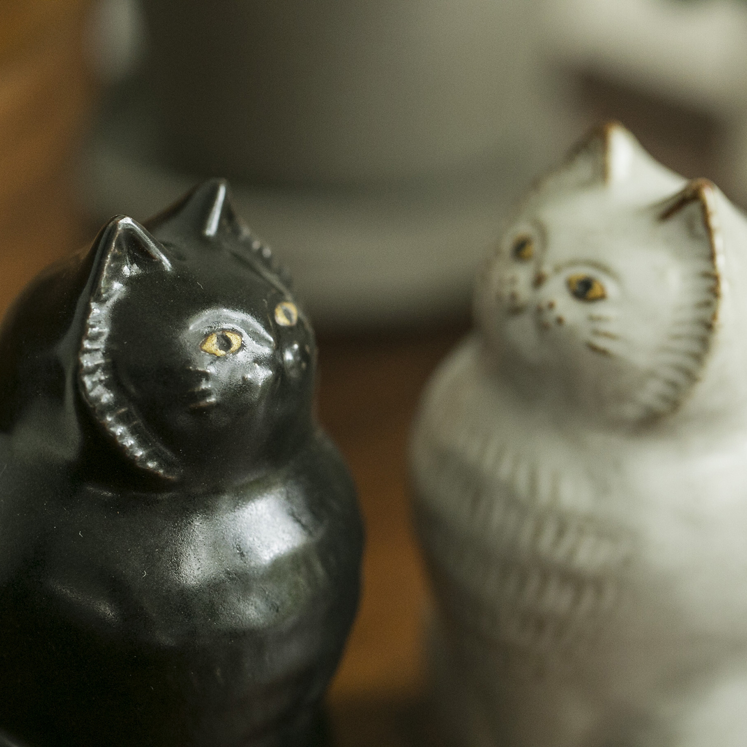 sen/動物のオブジェ TWIN CATS -思わず撫でたくなる、長毛猫のオブジェ